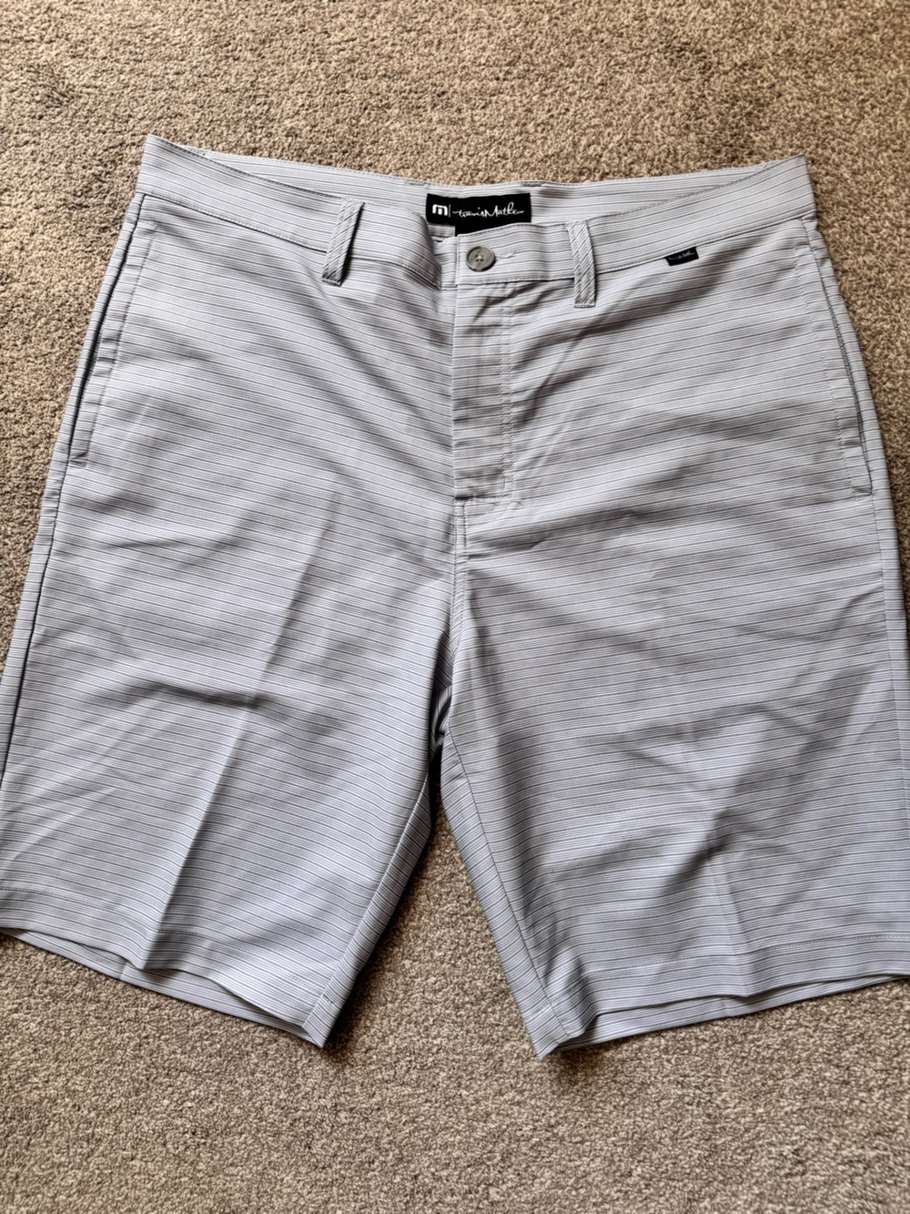 Mens Travis Mathew Lifestyle 10” Golf Shorts Size 34 Like NEW